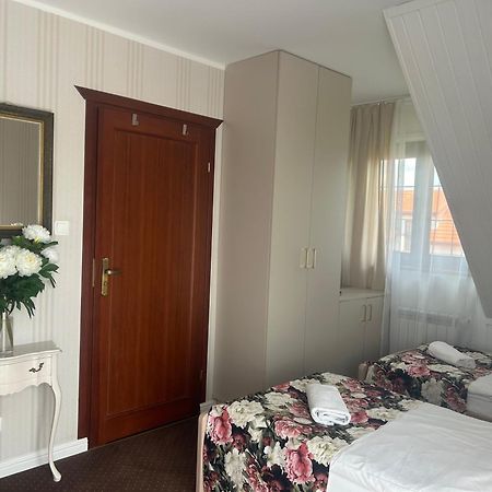 Gosciniec Pod Lipa Apartment Mikołajki Exterior foto